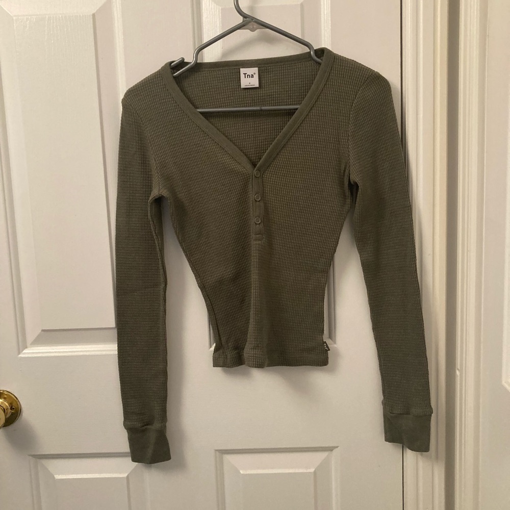 Aritzia TNA longsleeve thermal